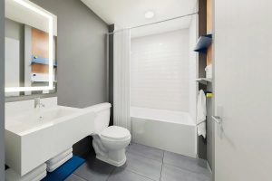 Microtel-Lac-Megantic_chambre-de-bain - Microtel Lachute