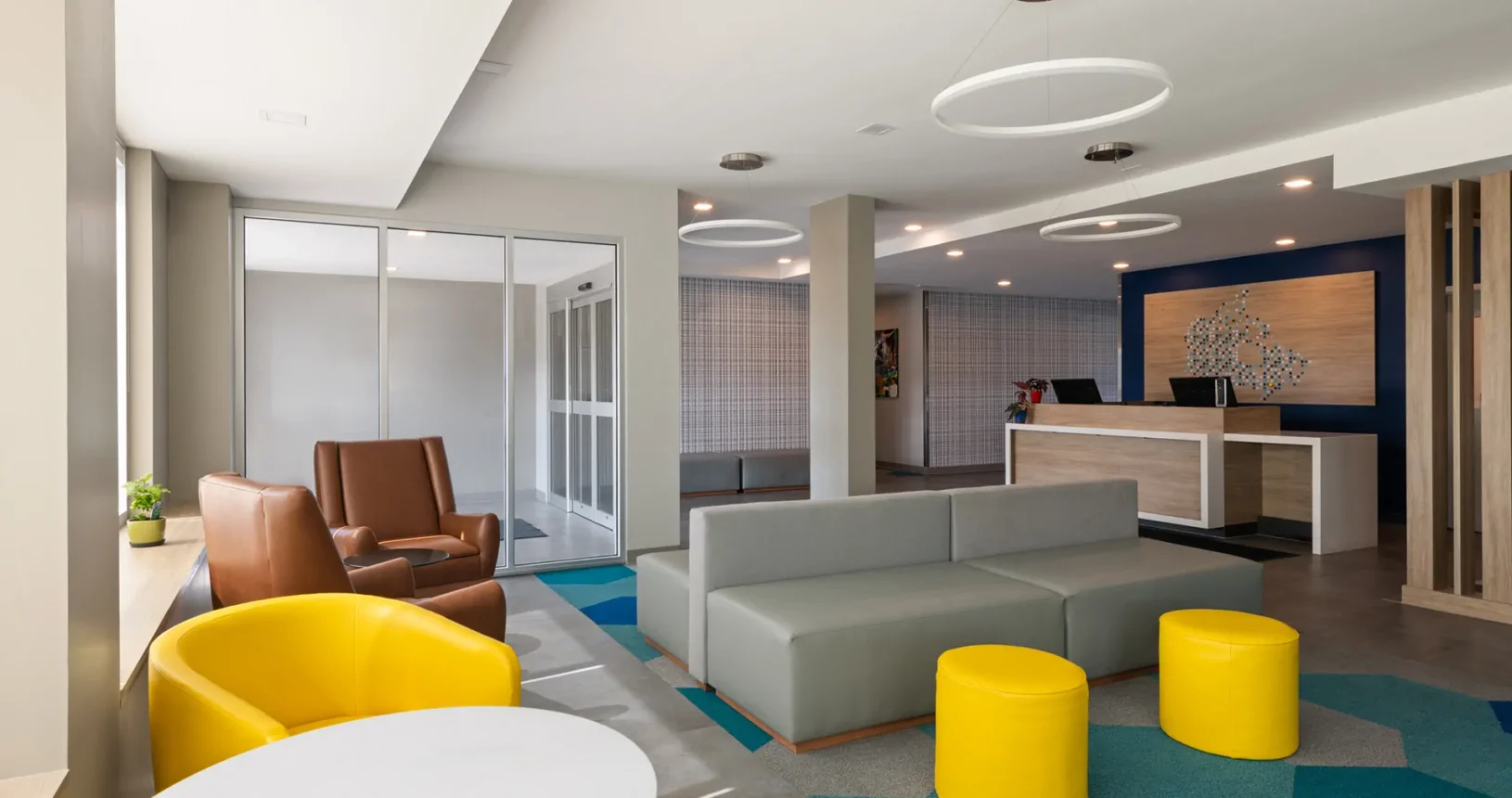 featured-ML-Lobby-1 - Microtel Lachute