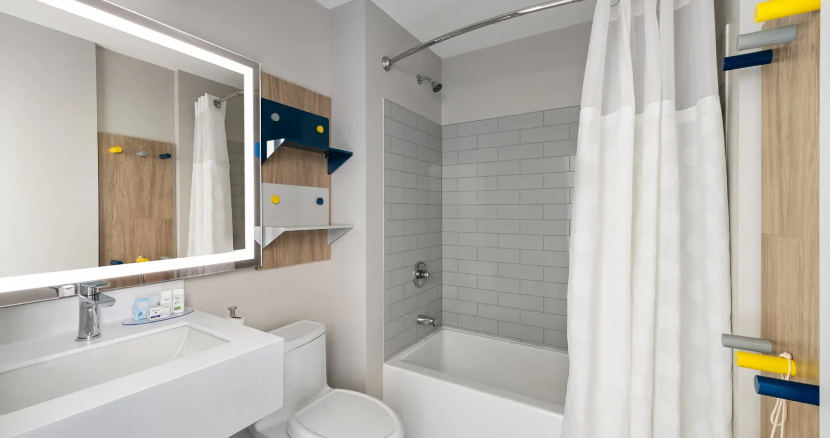 featured-ML-StandardBathroom-2 - Microtel Lachute
